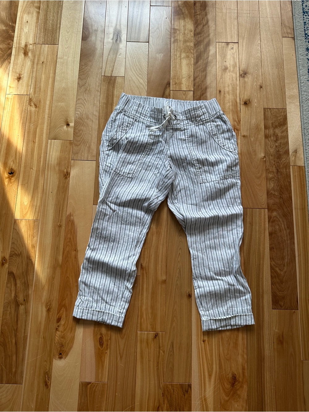Athleta Womens White and Gray Striped Ankle Pants